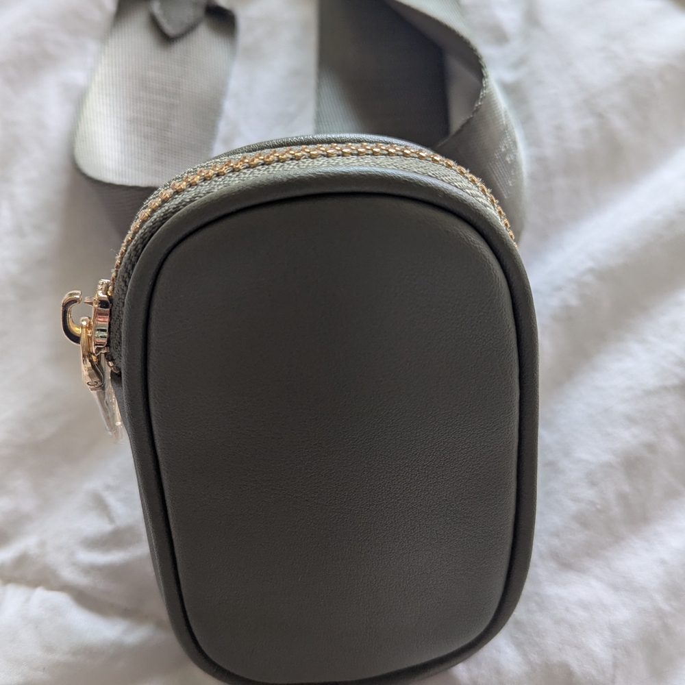 Sleek Gray Crossbody Bag